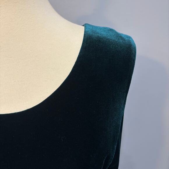 R&M Richards Women's dark teal emerald Velvet Dress, size medium - Picture 3 of 11